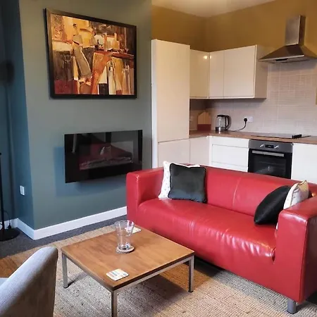 Nice 2 Bedroom Huddersfield Exterior photo